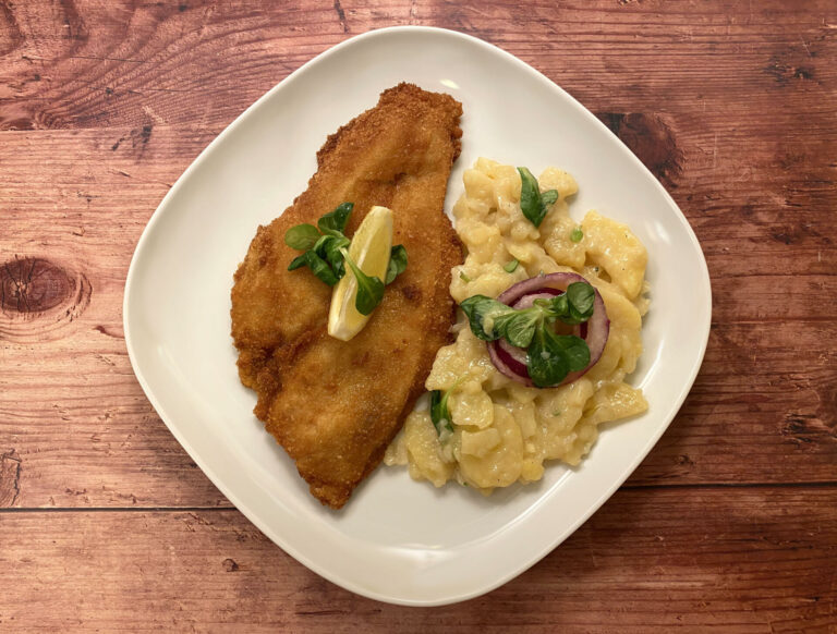 ribji file s krompirjevo solato